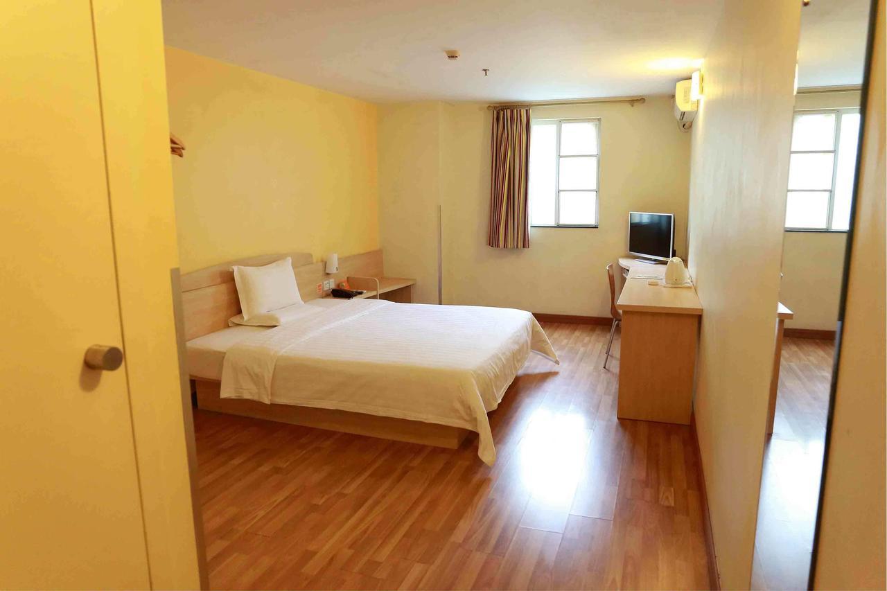 7Days Inn Wuhan Airport Panlong City Экстерьер фото